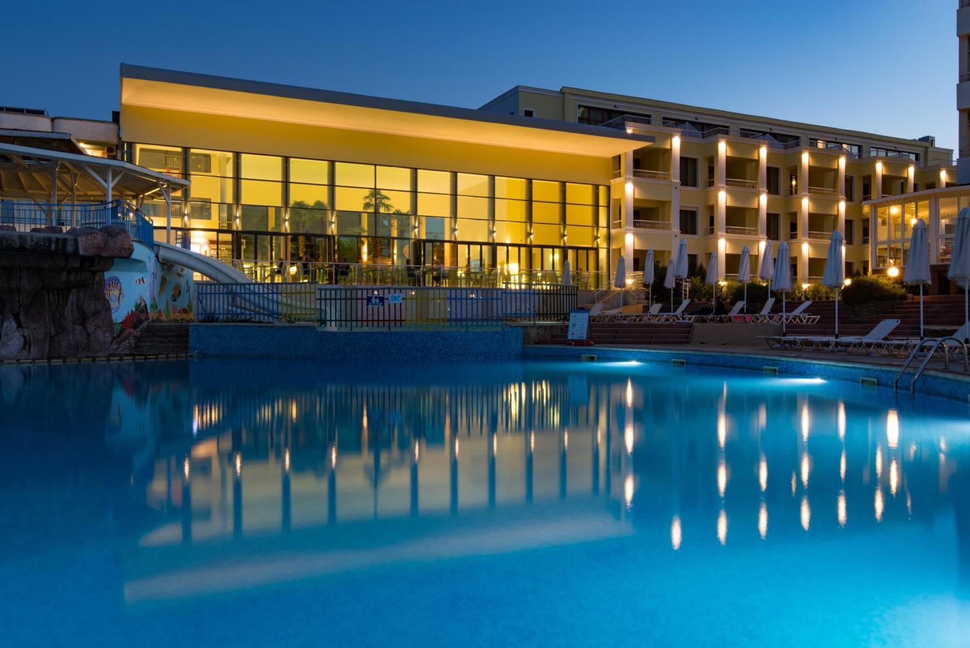 Hotel Perla Beach Club Приморсько Екстер'єр фото