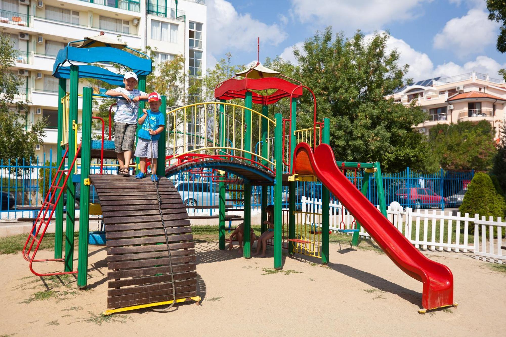 Hotel Perla Beach Club Приморсько Екстер'єр фото