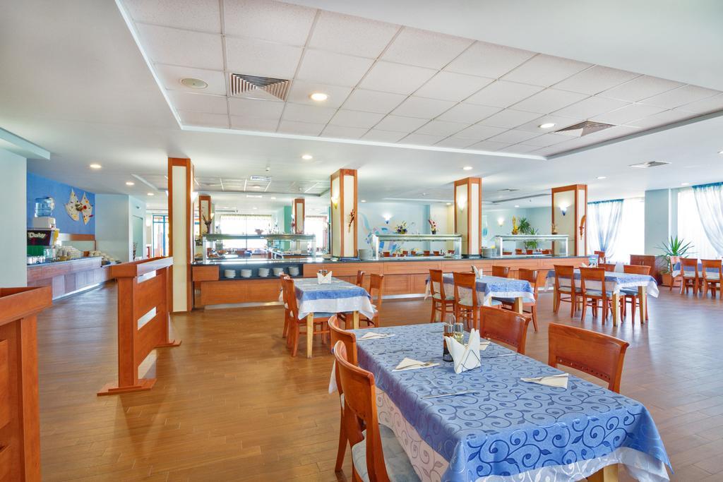 Hotel Perla Beach Club Приморсько Екстер'єр фото
