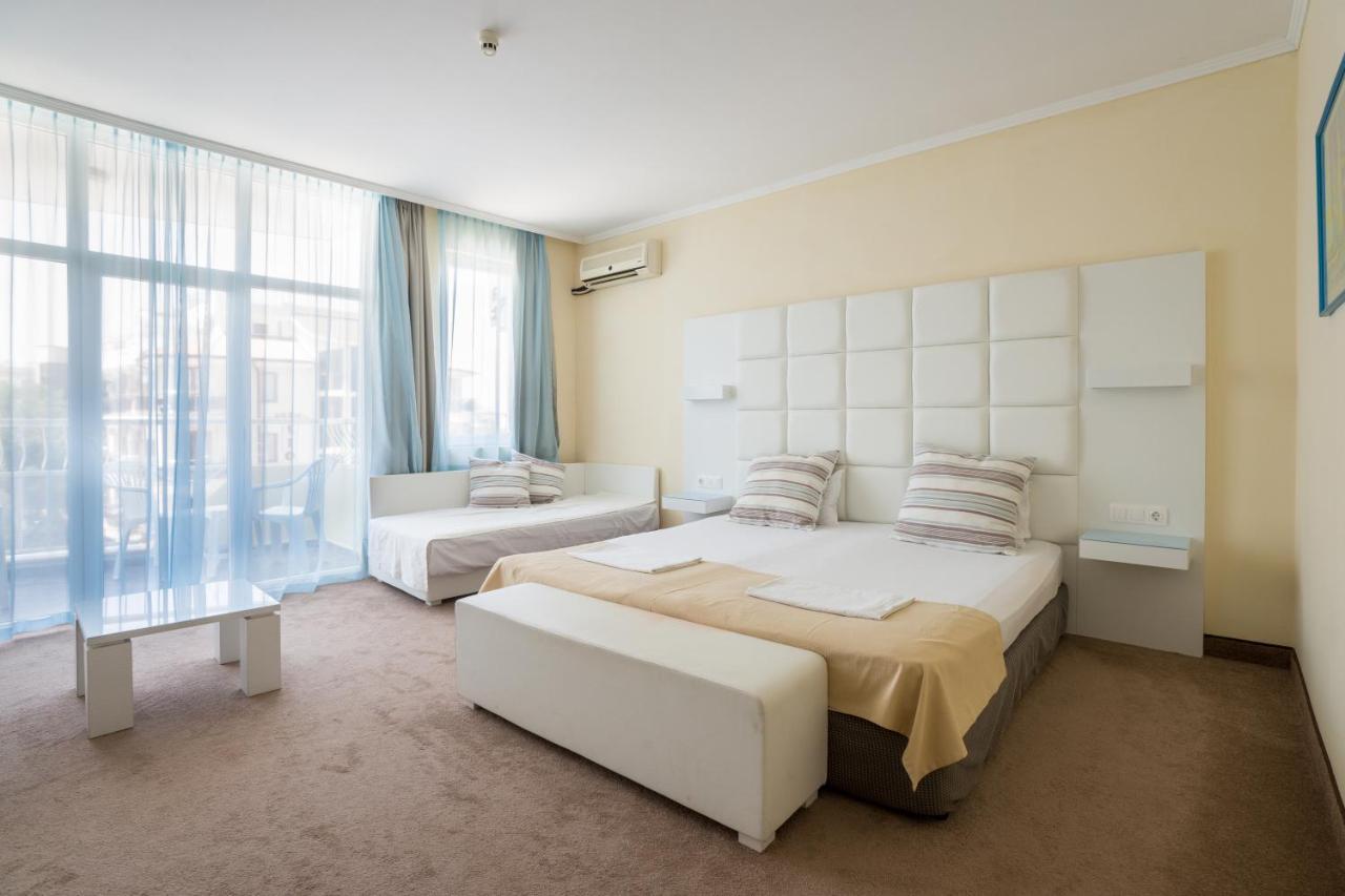 Hotel Perla Beach Club Приморсько Екстер'єр фото