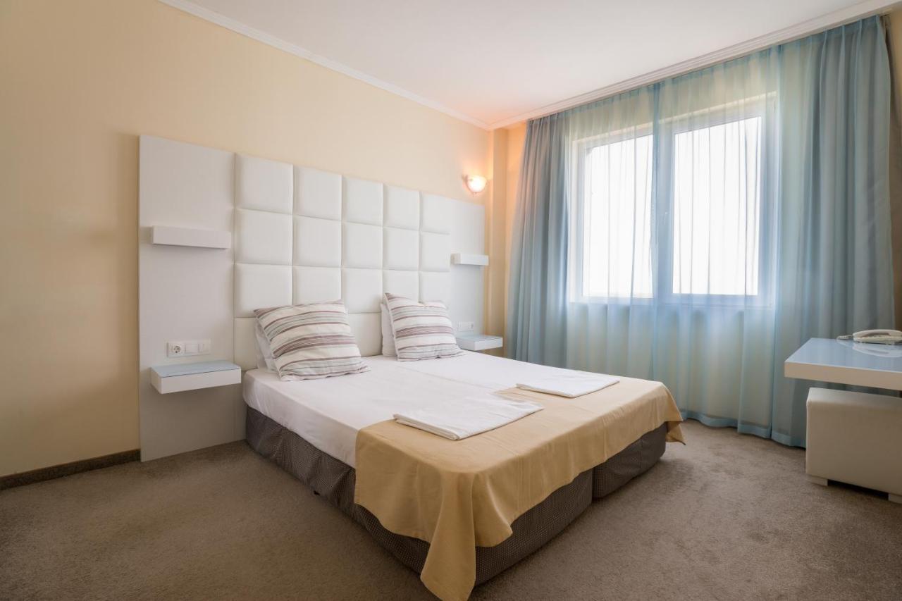 Hotel Perla Beach Club Приморсько Екстер'єр фото