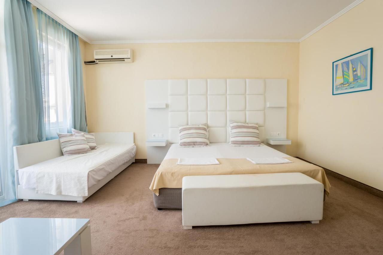 Hotel Perla Beach Club Приморсько Екстер'єр фото