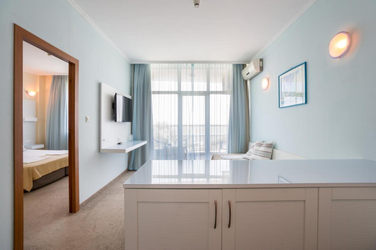 Hotel Perla Beach Club Приморсько Екстер'єр фото