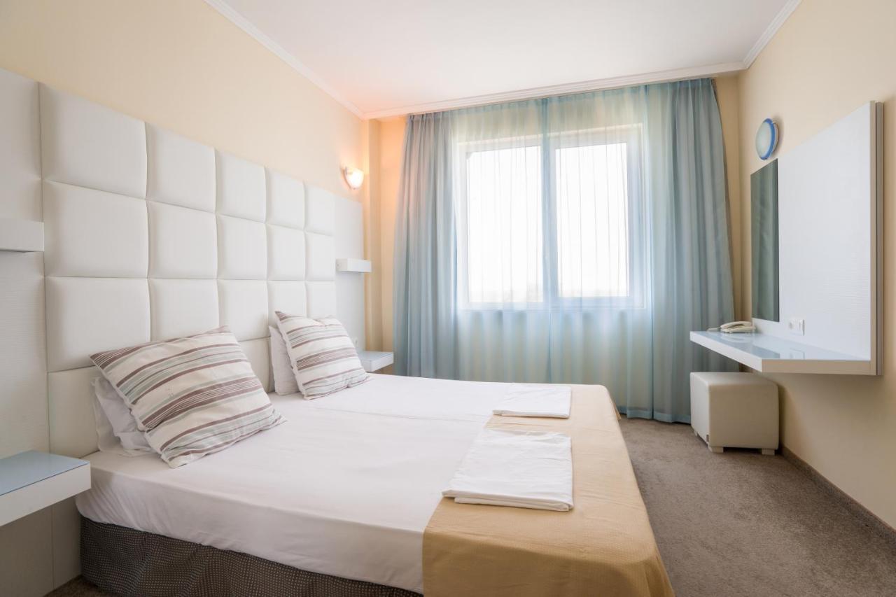 Hotel Perla Beach Club Приморсько Екстер'єр фото