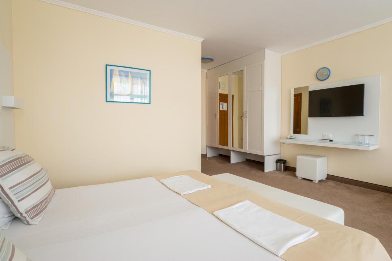 Hotel Perla Beach Club Приморсько Екстер'єр фото