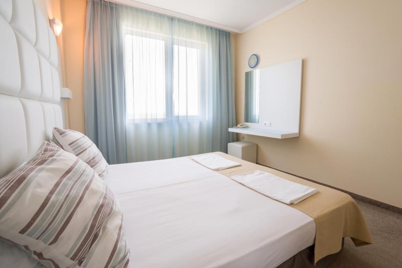 Hotel Perla Beach Club Приморсько Екстер'єр фото