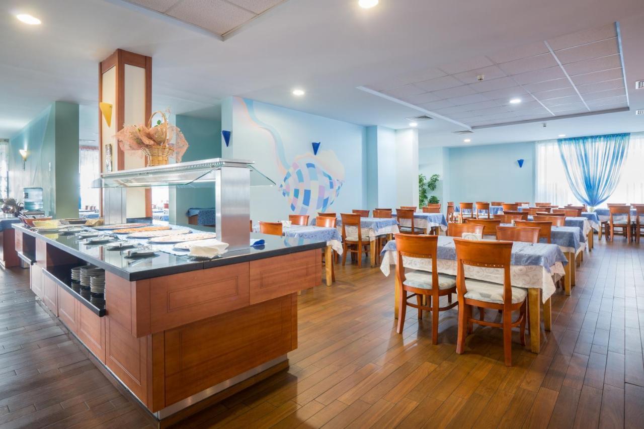 Hotel Perla Beach Club Приморсько Екстер'єр фото
